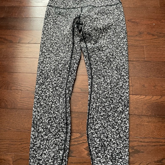 lululemon athletica Black and White Leggings - Picture 5 of 6